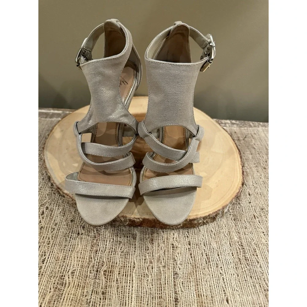 MARK & JAMES by BADGLEY MISCHKA Shimmer Beige Cross Strappy Stiletto Heels Sz-10